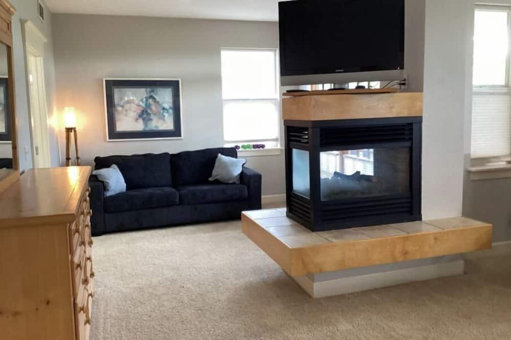 Photo of Livingroom in Lafayette