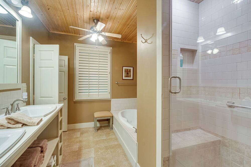 Photo of Bathroom in Monteagle
