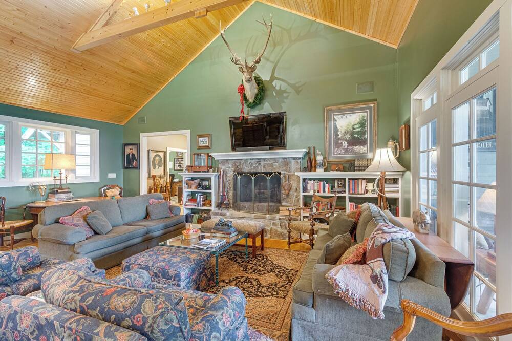 Photo of Livingroom in Monteagle