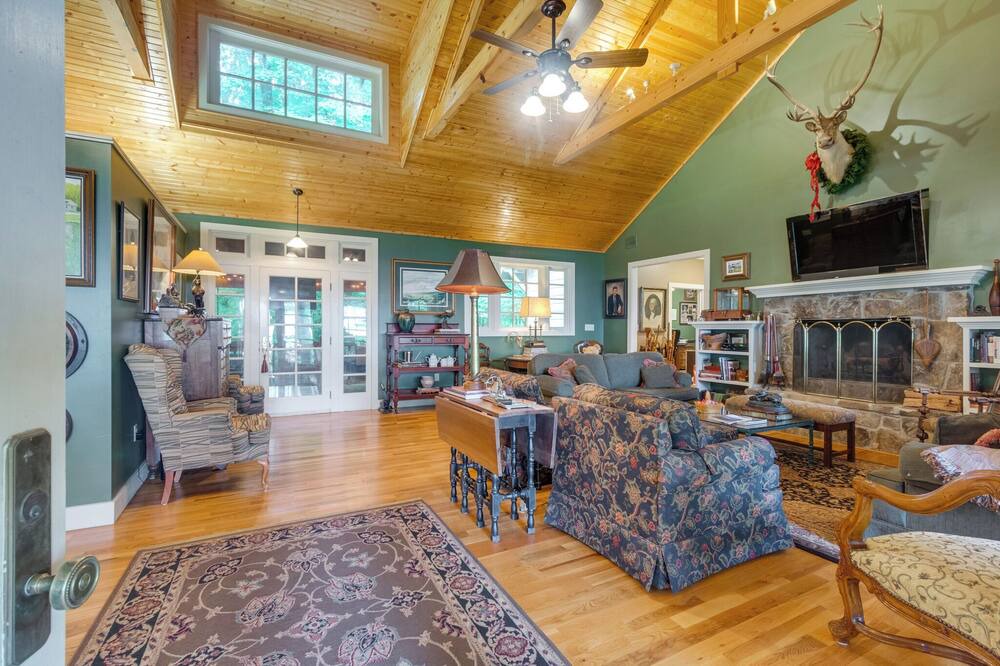 Photo of Livingroom in Monteagle
