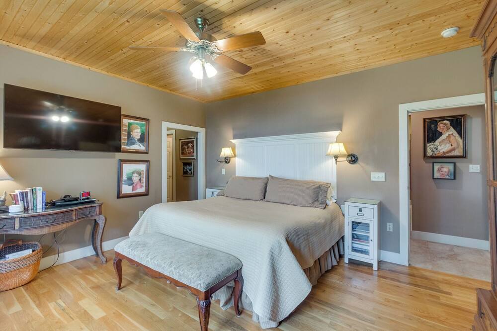 Photo of Bedroom in Monteagle