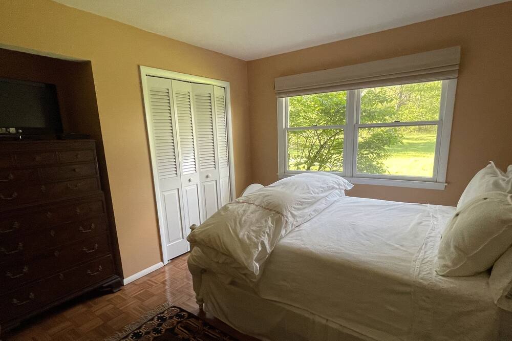 Photo of Bedroom in Red Hook