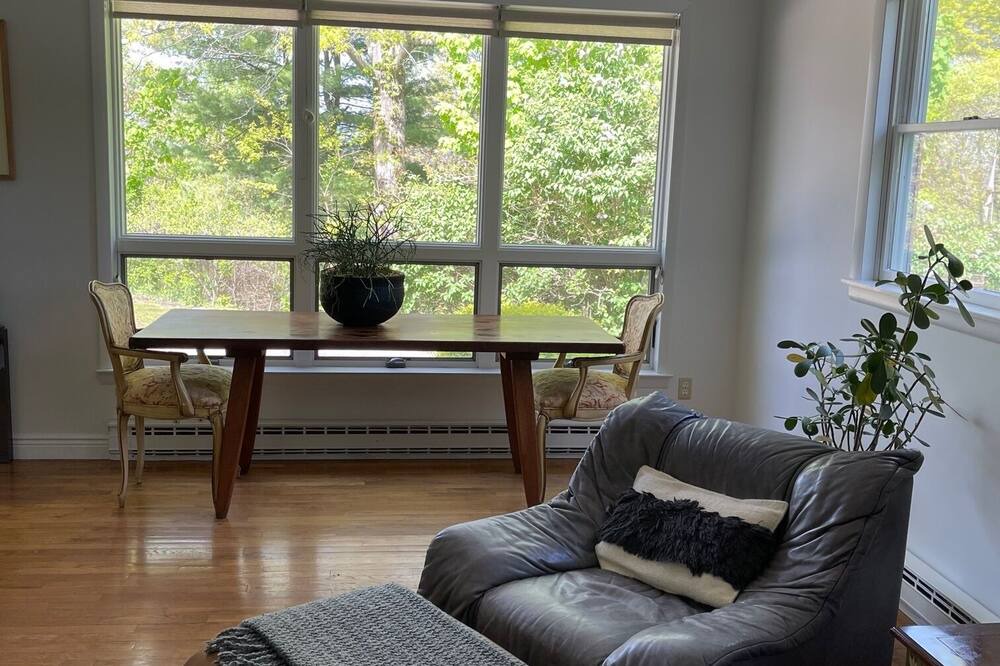 Photo of Livingroom in Red Hook