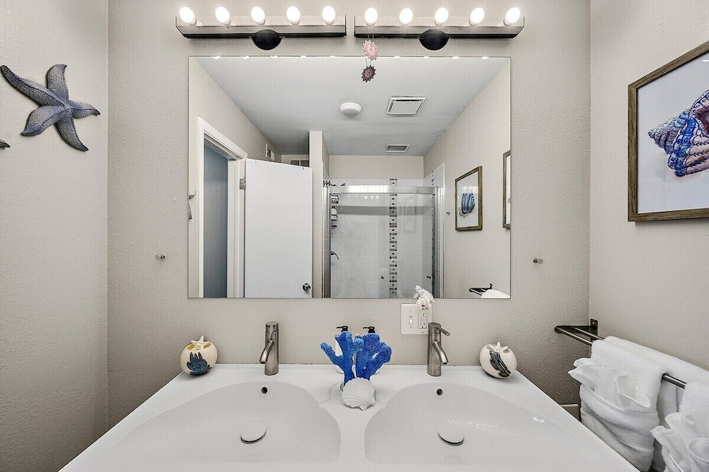 Photo of Bathroom in Gunbarrel
