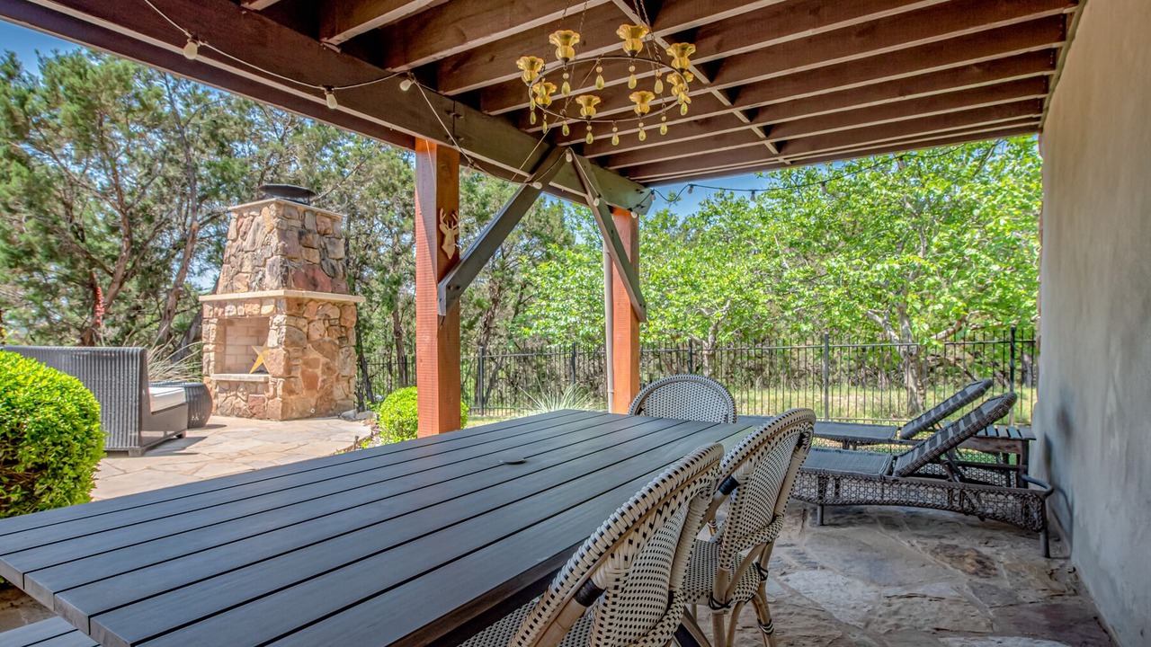 Photo of Patio Balcony in Jonestown