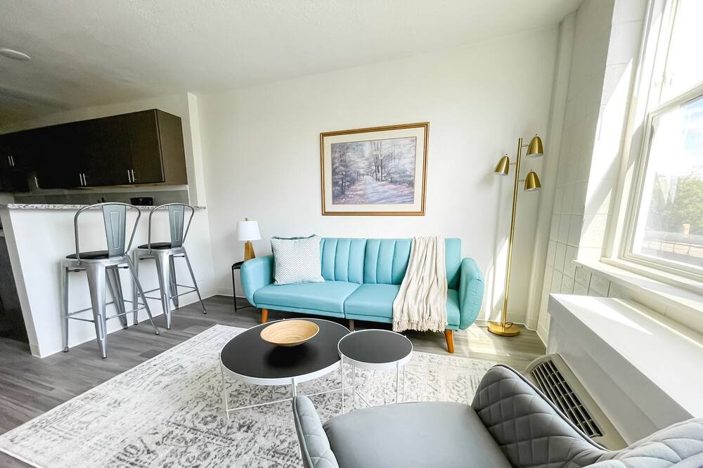 Photo of Livingroom in Mount Auburn