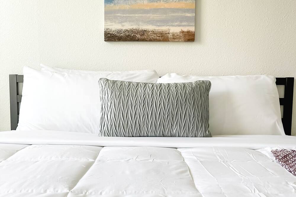 Photo of Bedroom in Mount Auburn
