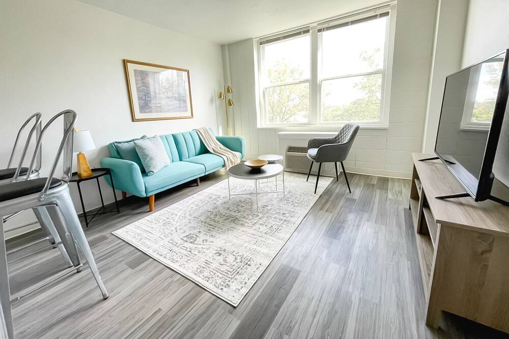 Photo of Livingroom in Mount Auburn