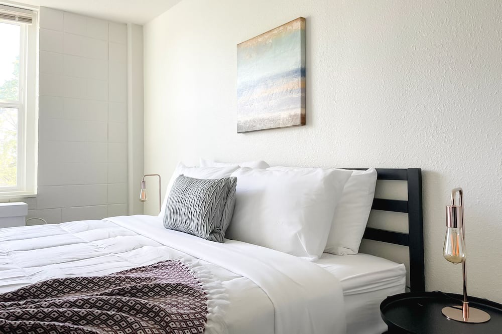 Photo of Bedroom in Mount Auburn