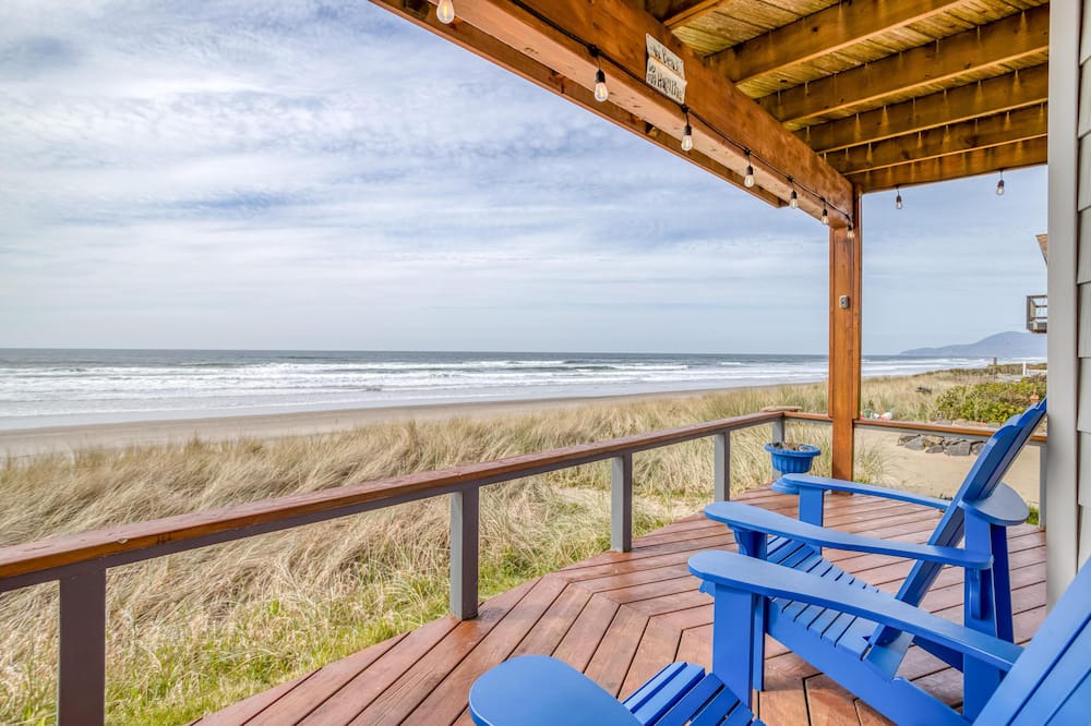 Photo of Patio Balcony in Rockaway Beach