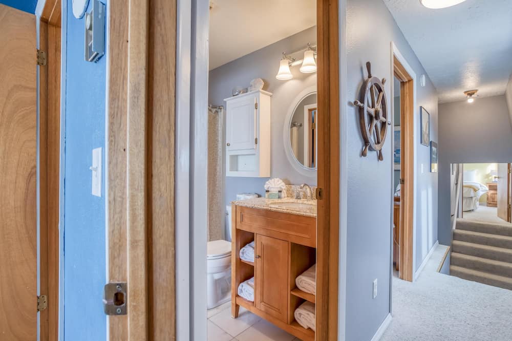 Photo of Bathroom in Rockaway Beach