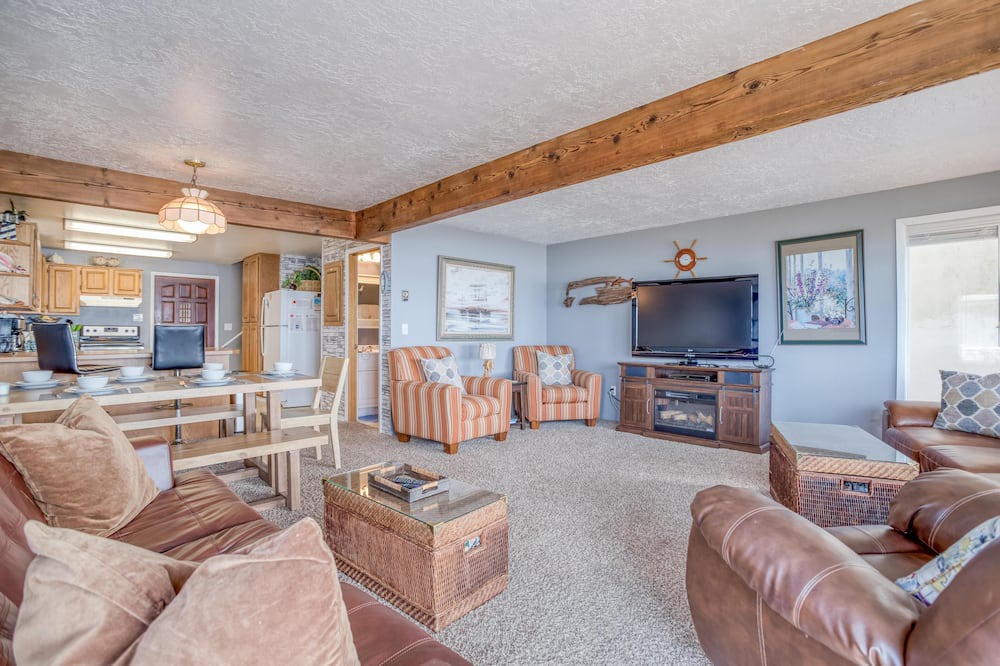 Photo of Livingroom in Rockaway Beach
