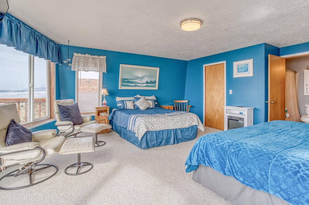 Photo of Bedroom in Rockaway Beach