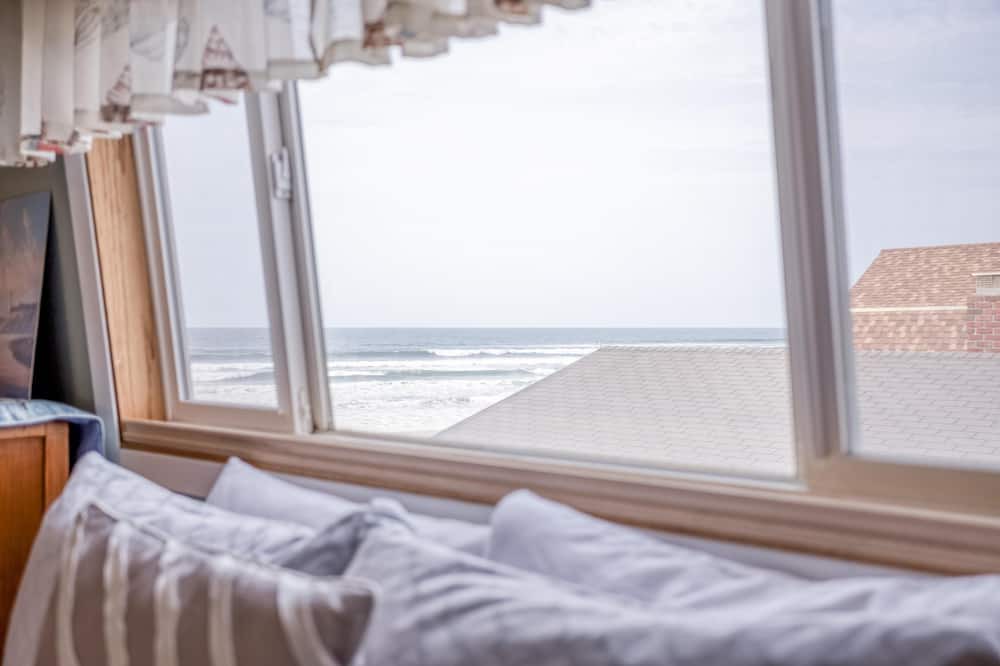 Photo of Bedroom in Rockaway Beach