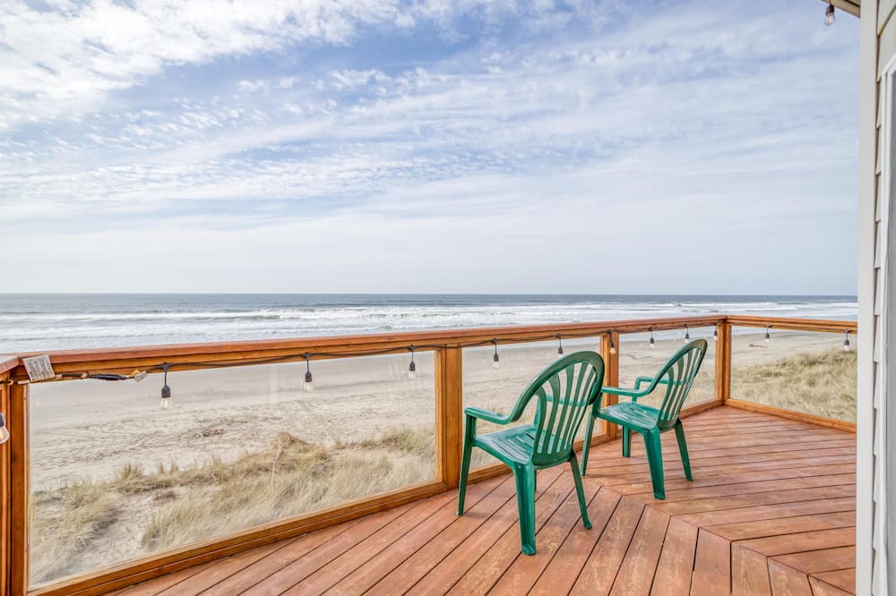 Photo of Patio Balcony in Rockaway Beach