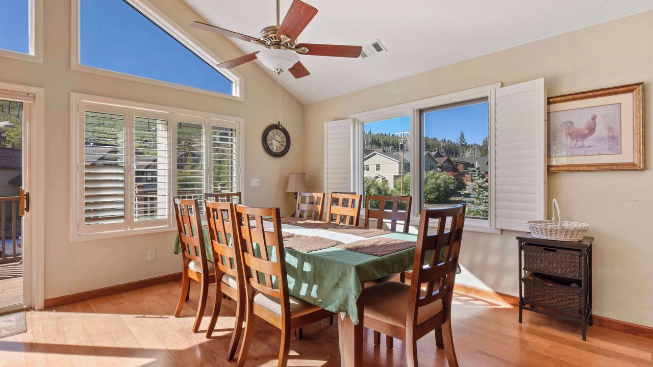 Photo of Patio Balcony in Mountain View Estates