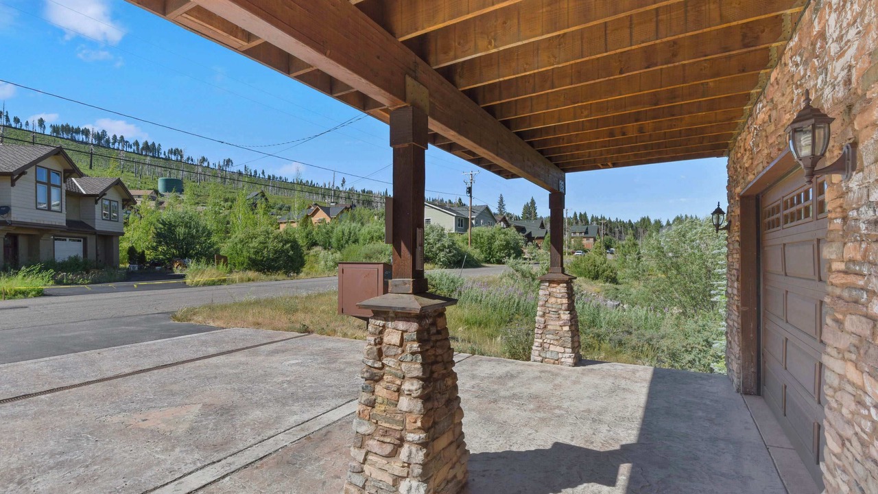 Photo of Patio Balcony in Mountain View Estates