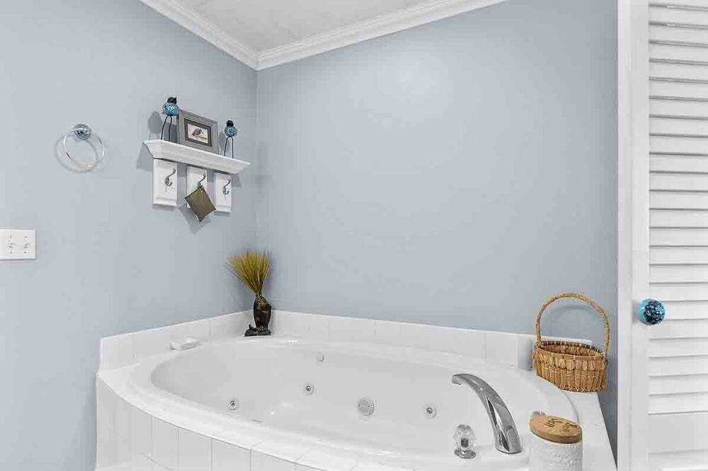 Photo of Bathroom in Seaview