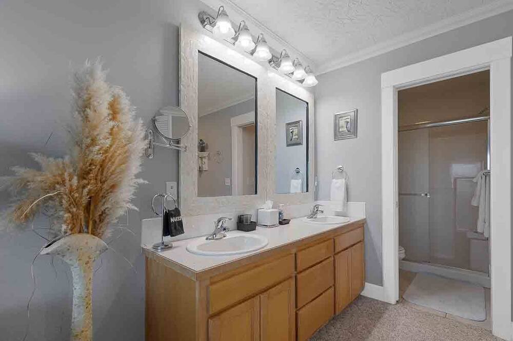 Photo of Bathroom in Seaview