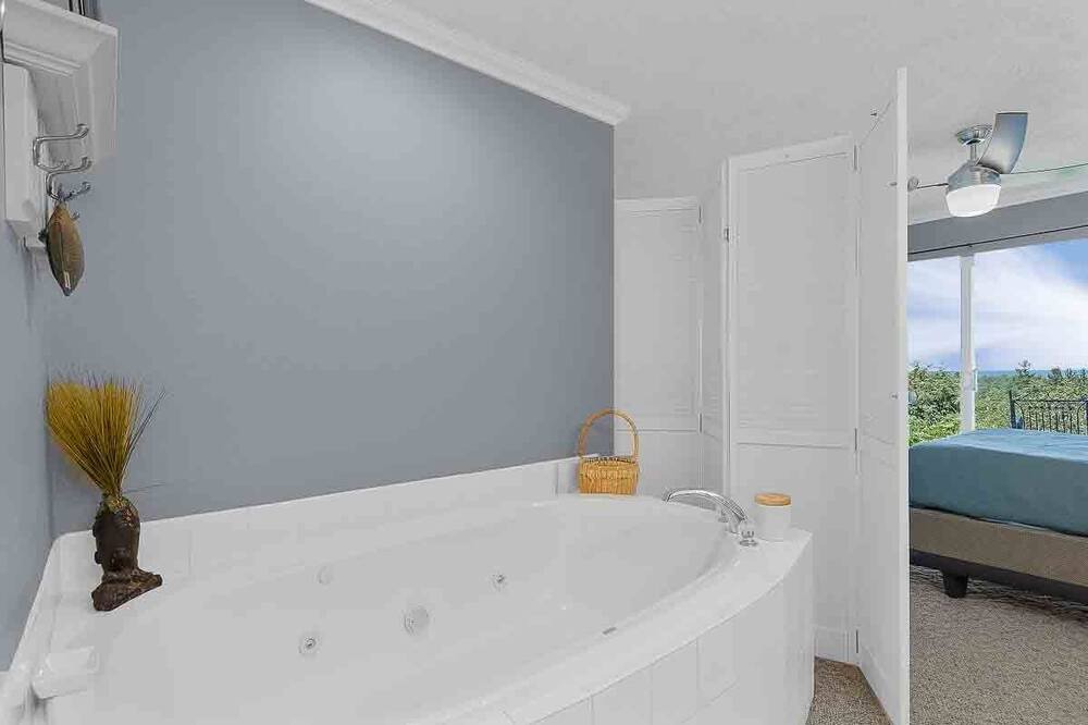 Photo of Bathroom in Seaview