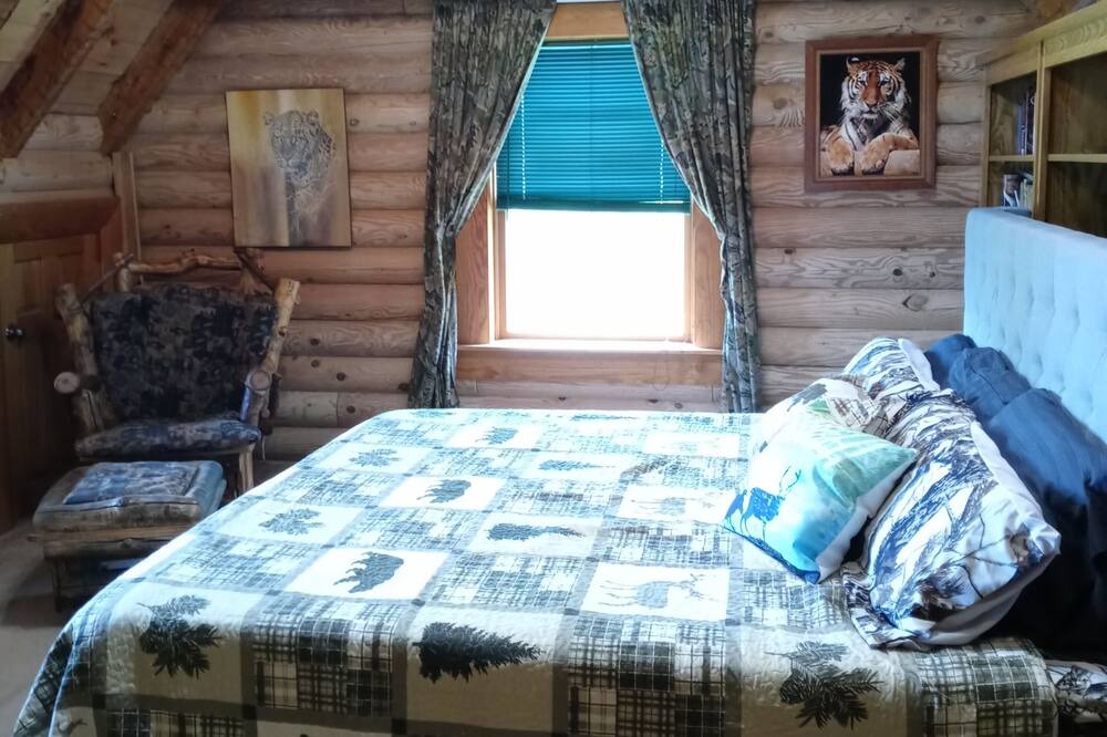 Photo of Bedroom in Lawrence County