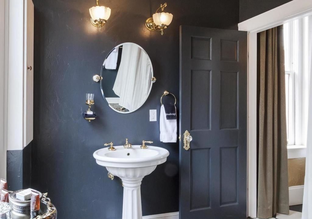 Photo of Bathroom in Capitol Hill