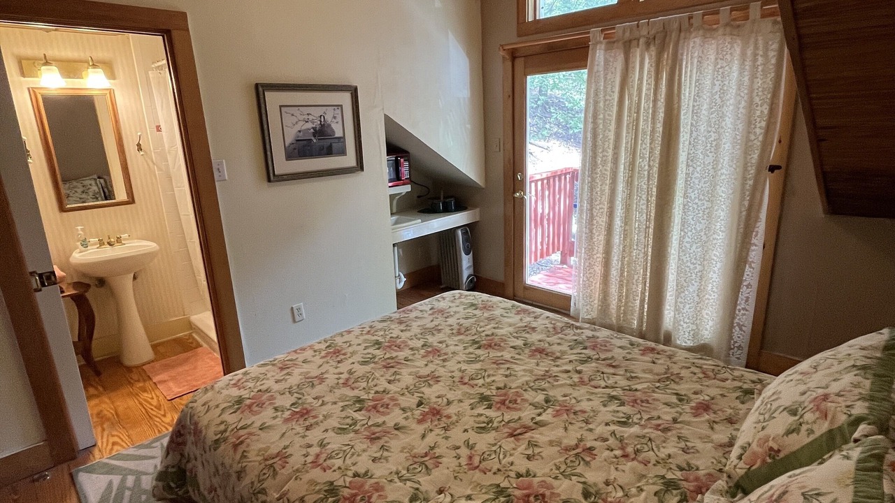 Photo of Bedroom in Cloudcroft