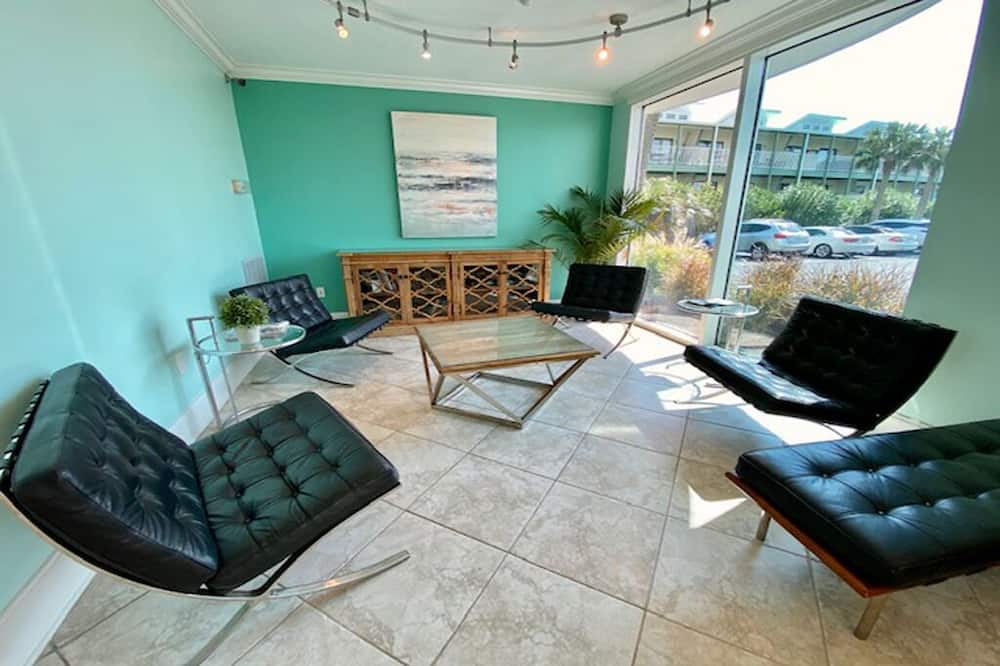 Photo of Livingroom in Ono Island