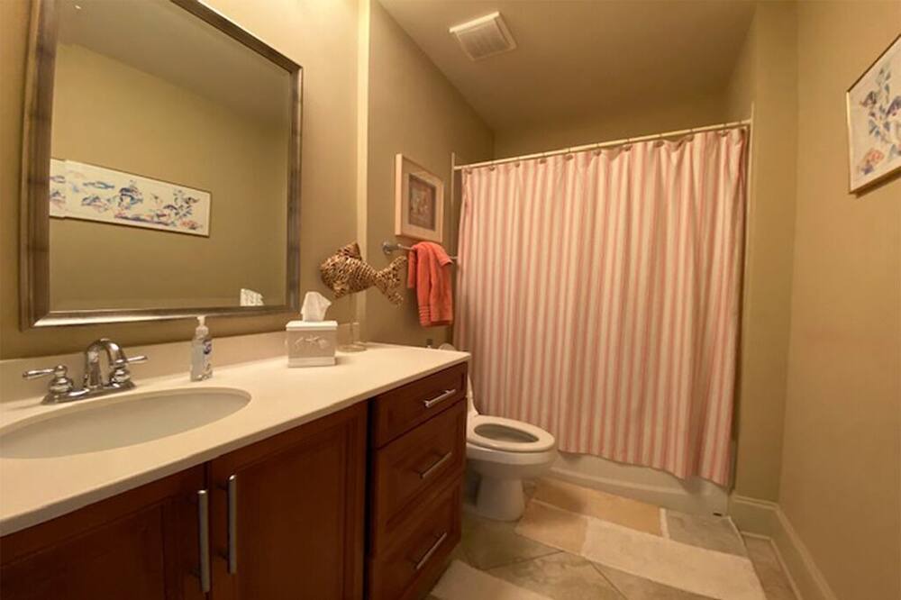 Photo of Bathroom in Ono Island