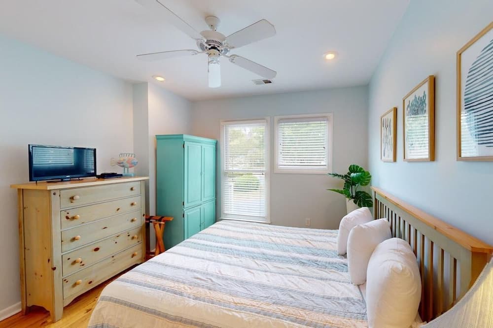 Photo of Bedroom in Litchfield by the Sea