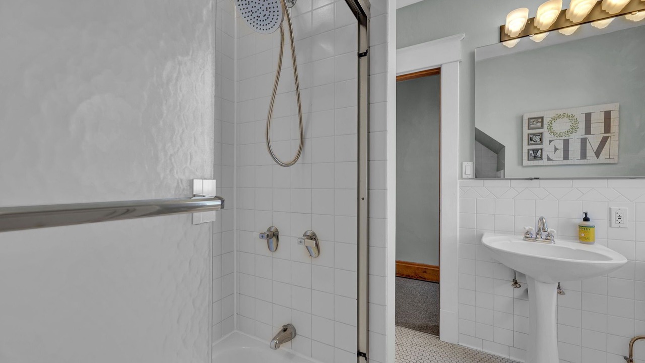 Photo of Bathroom in Oakley