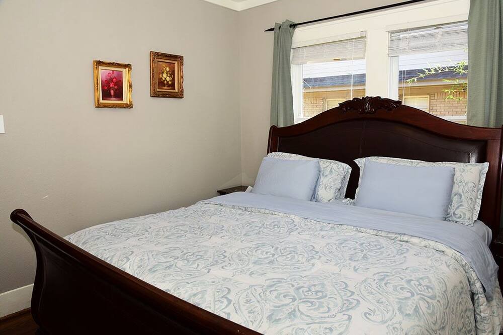 Photo of Bedroom in Montrose