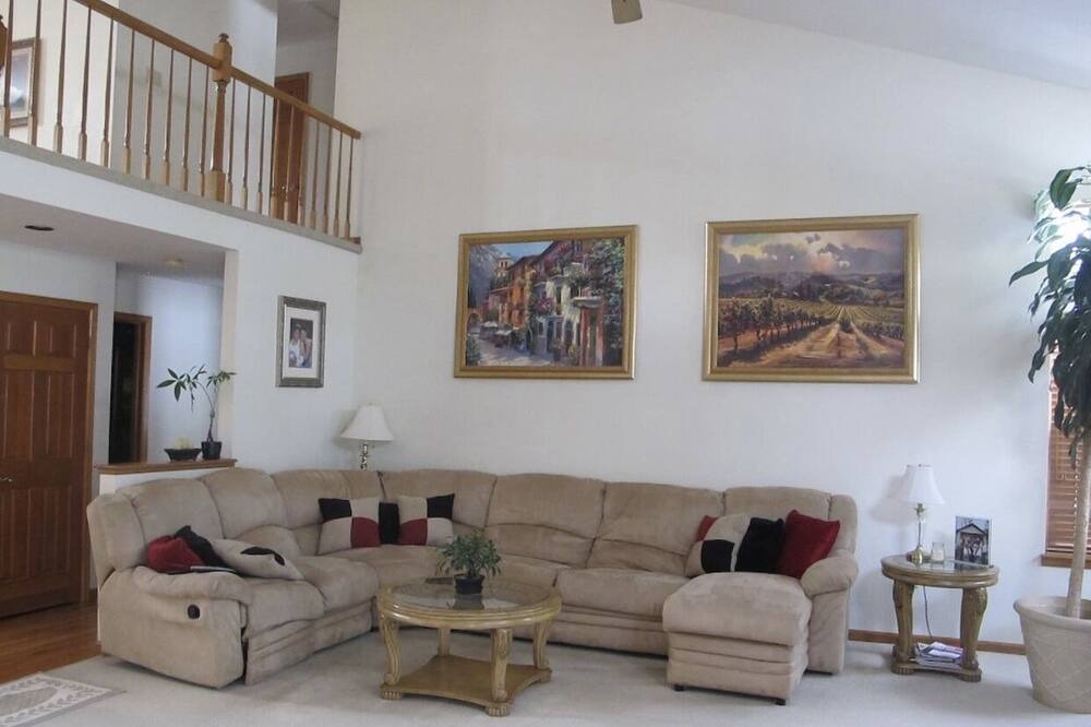 Photo of Bedroom in Lakewood