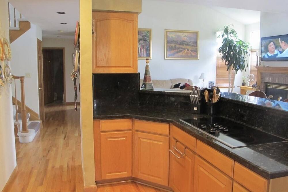 Photo of Bedroom in Lakewood