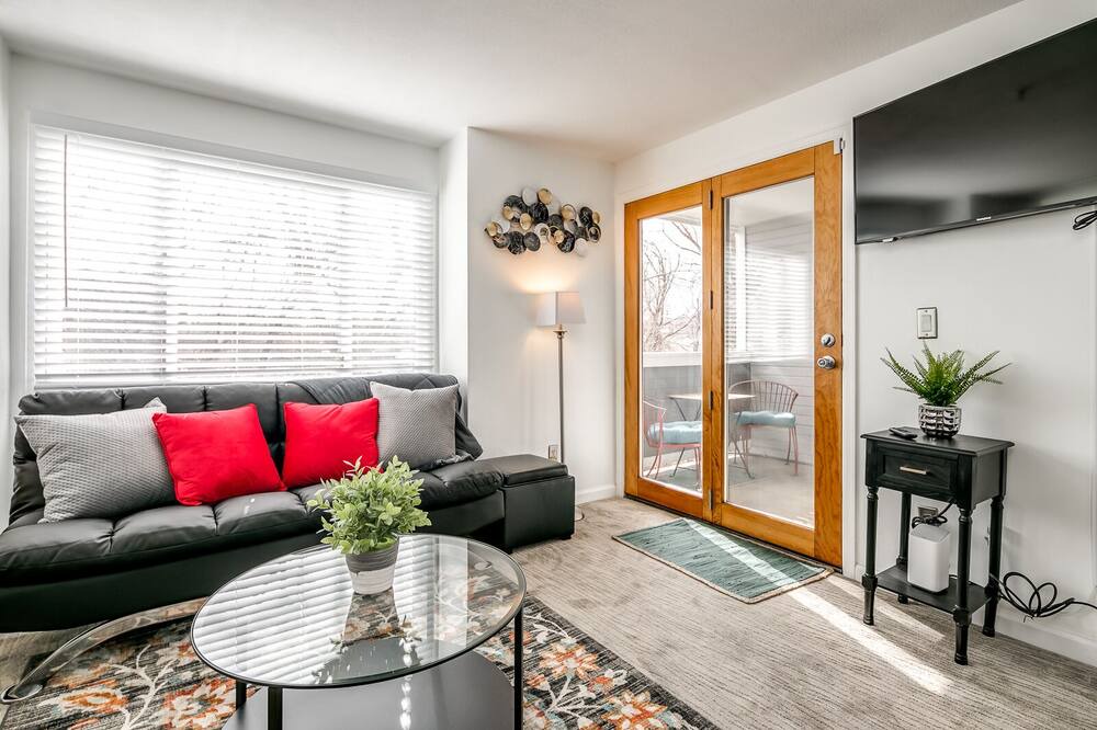 Photo of Livingroom in Whittier
