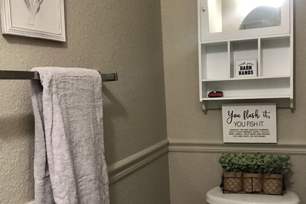 Photo of Bathroom in Canterberry Crossing