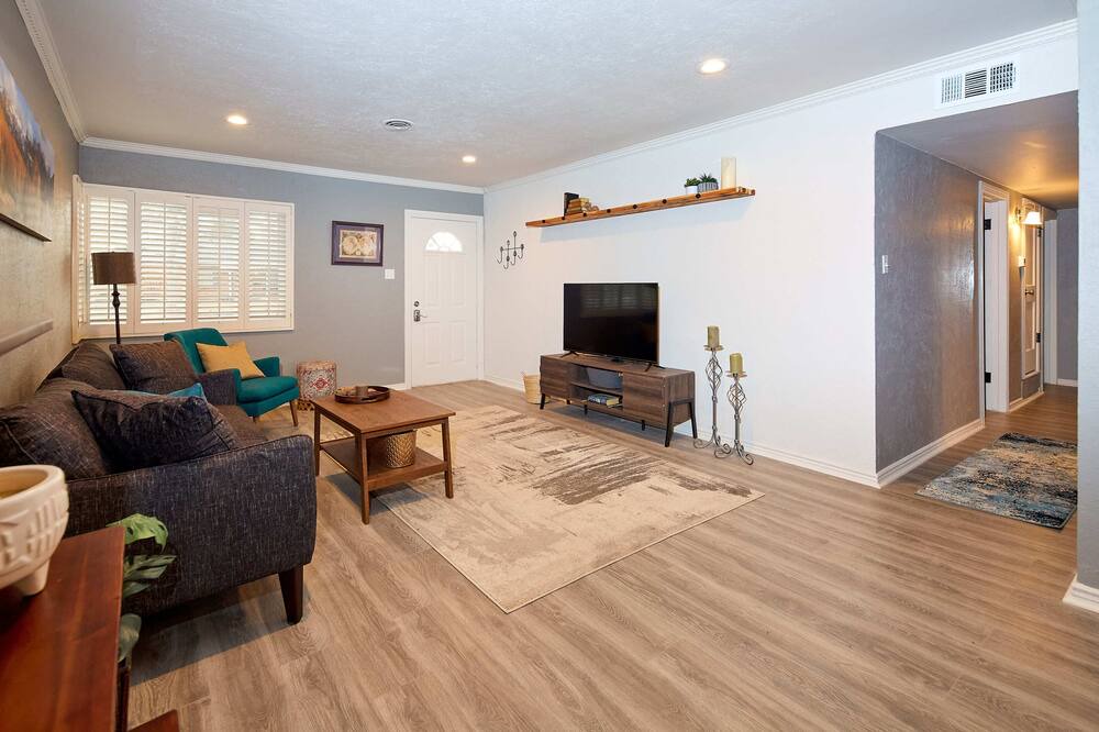 Photo of Livingroom in Jewell Heights - Hoffman Heights