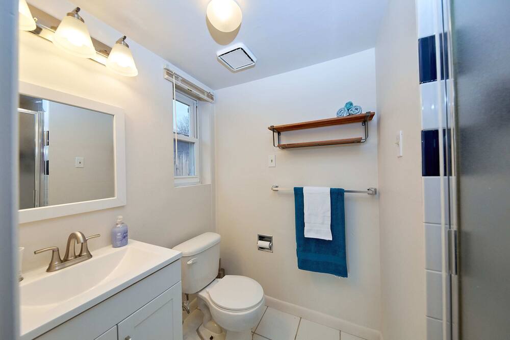 Photo of Bathroom in Jewell Heights - Hoffman Heights