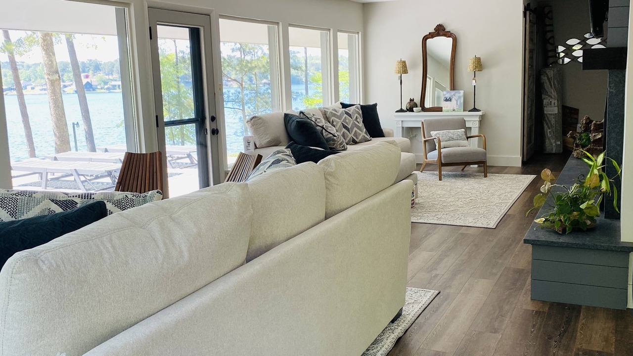 Photo of Livingroom in Little Kowaliga