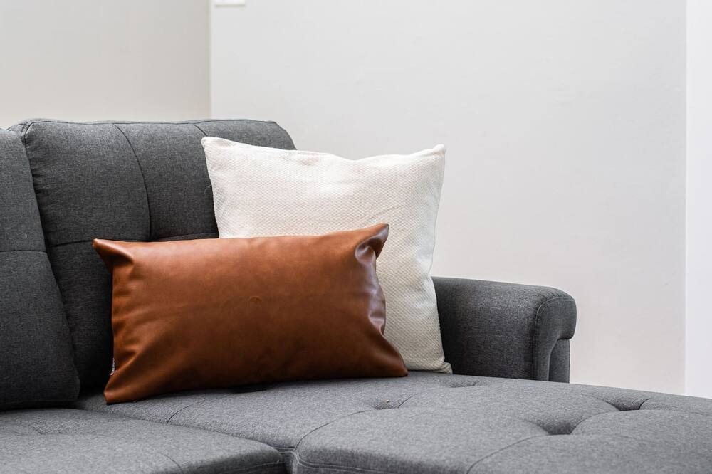 Photo of Livingroom in Hillsboro Village