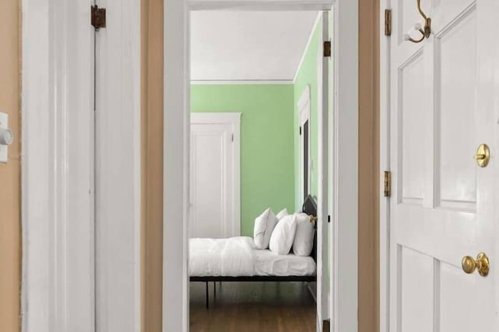 Photo of Bedroom in Hillsboro Village