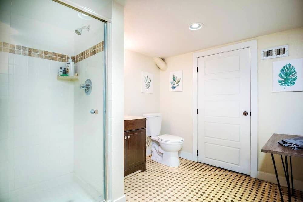 Photo of Bathroom in Cole
