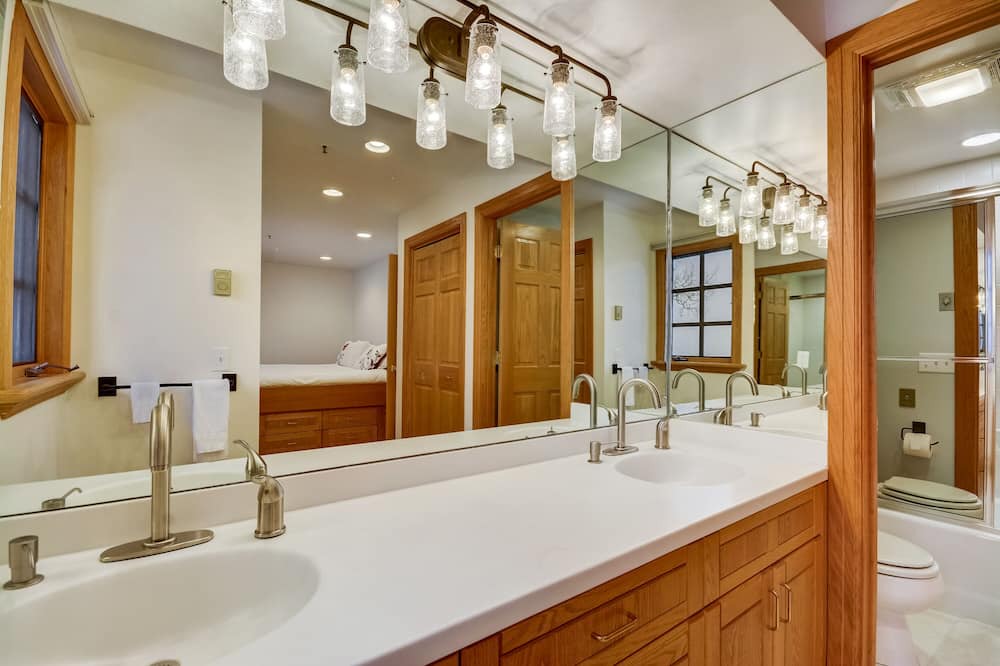 Photo of Bathroom in Salt Lake Mountain Resorts