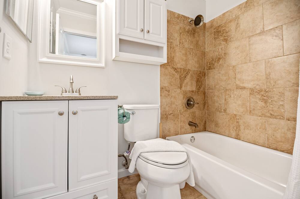 Photo of Bathroom in Folly Field
