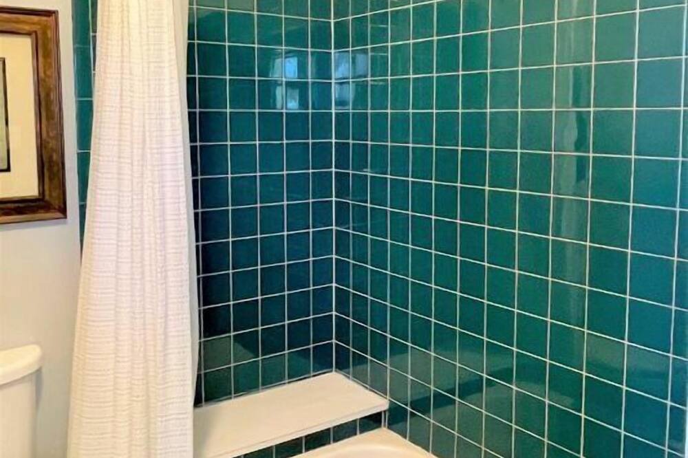 Photo of Bathroom in Ruidoso Downs