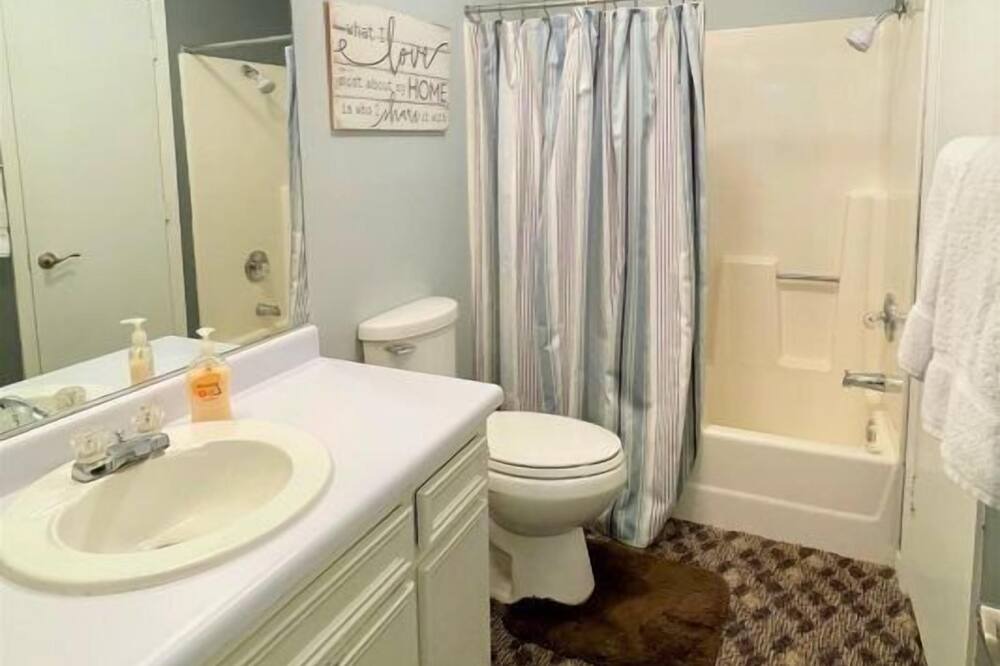 Photo of Bathroom in Ruidoso Downs