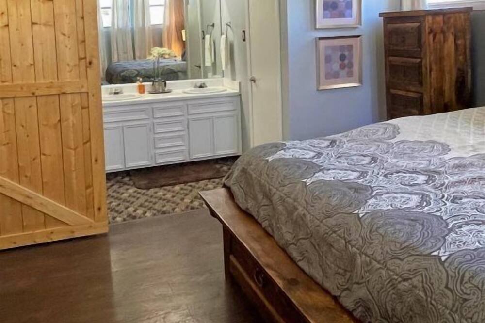 Photo of Bedroom in Ruidoso Downs
