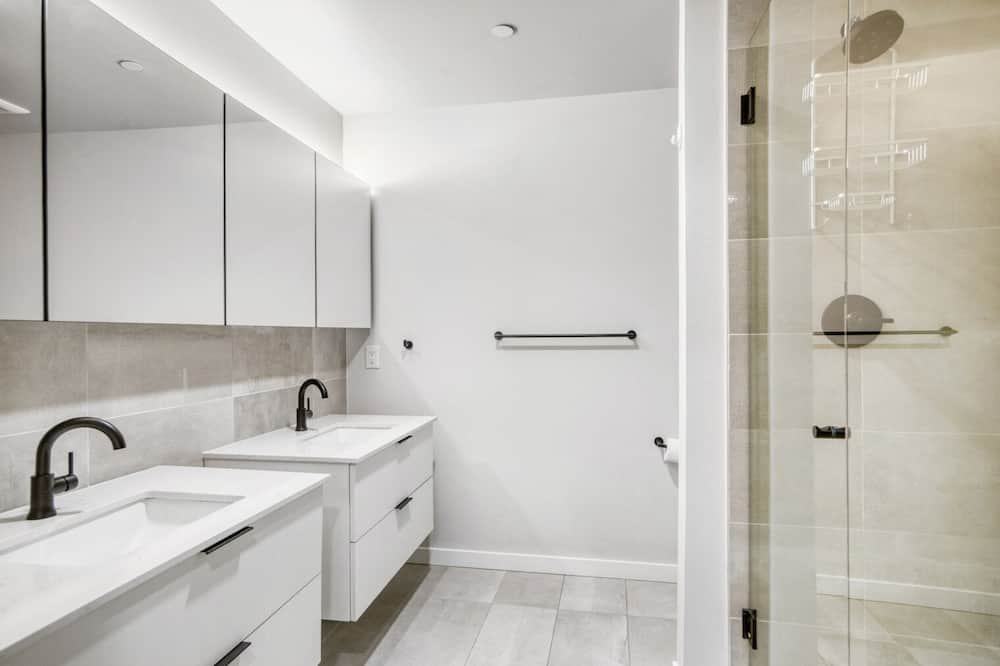 Photo of Bathroom in City Park West