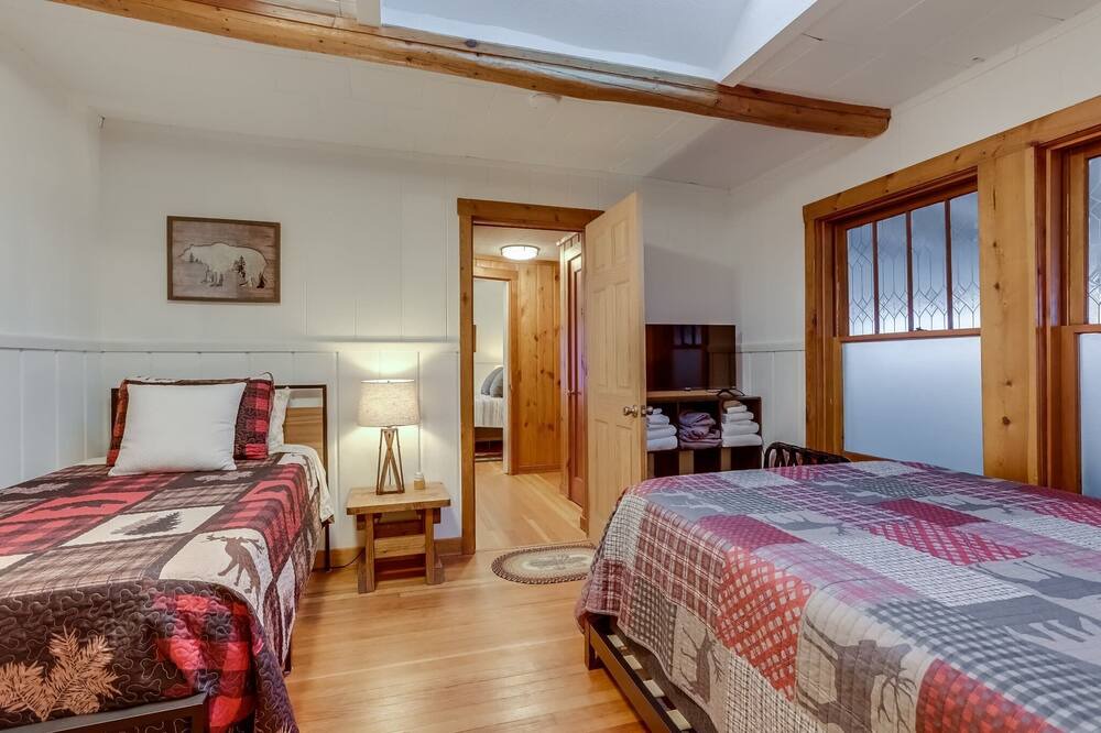 Photo of Bedroom in Lyons