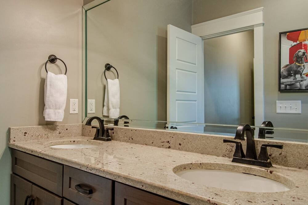 Photo of Bathroom in Eastwood